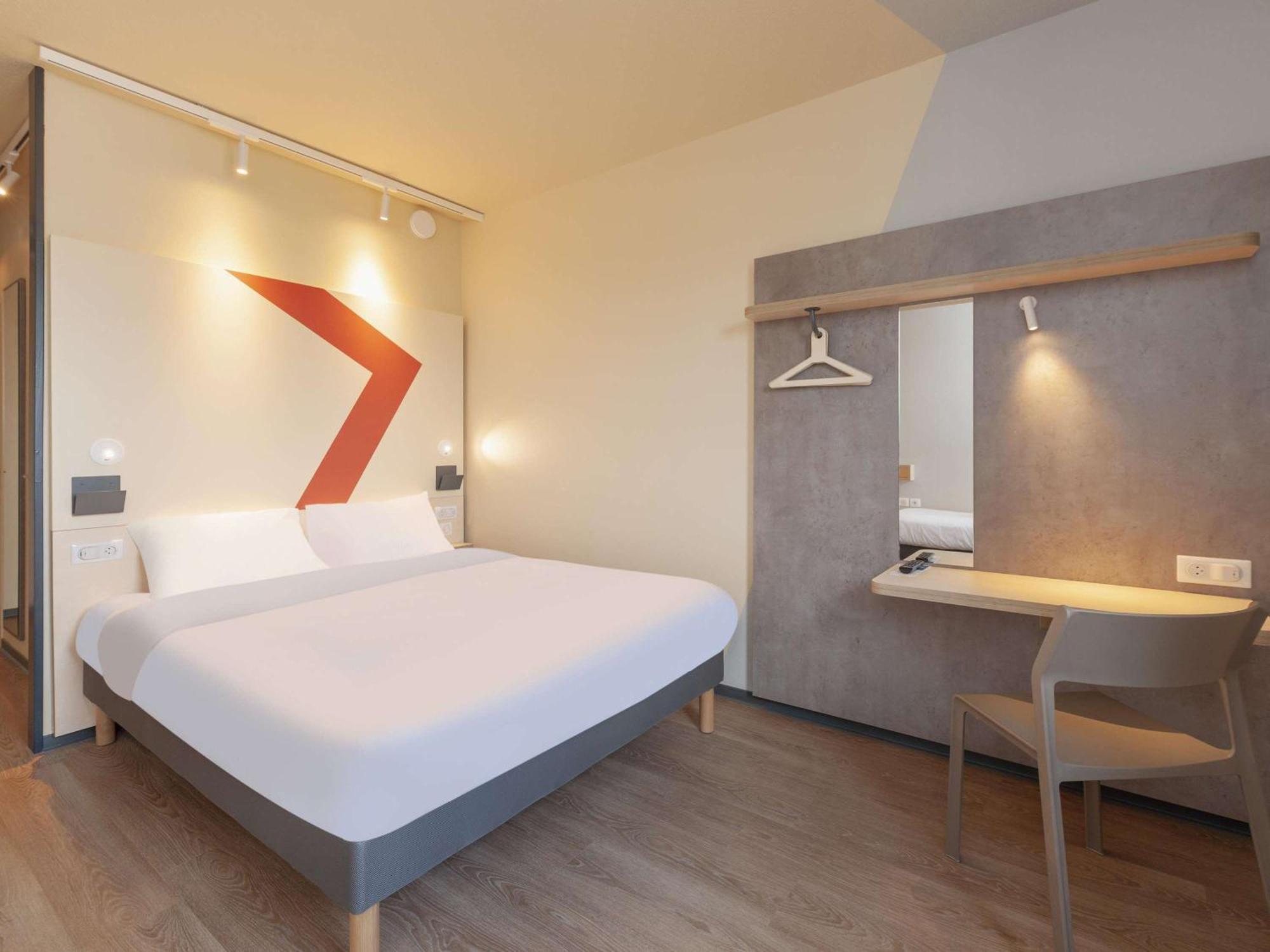 Ibis Budget Mont De Marsan Mont-de-Marsan Exterior foto